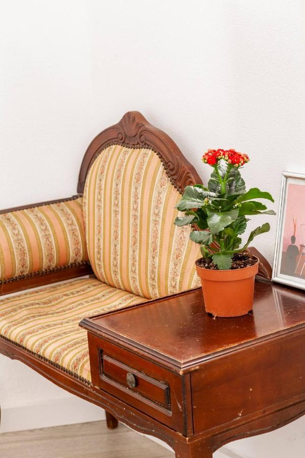 2 Bedroom Apartment For 4 People With Free Public Parking Лиссабон Экстерьер фото