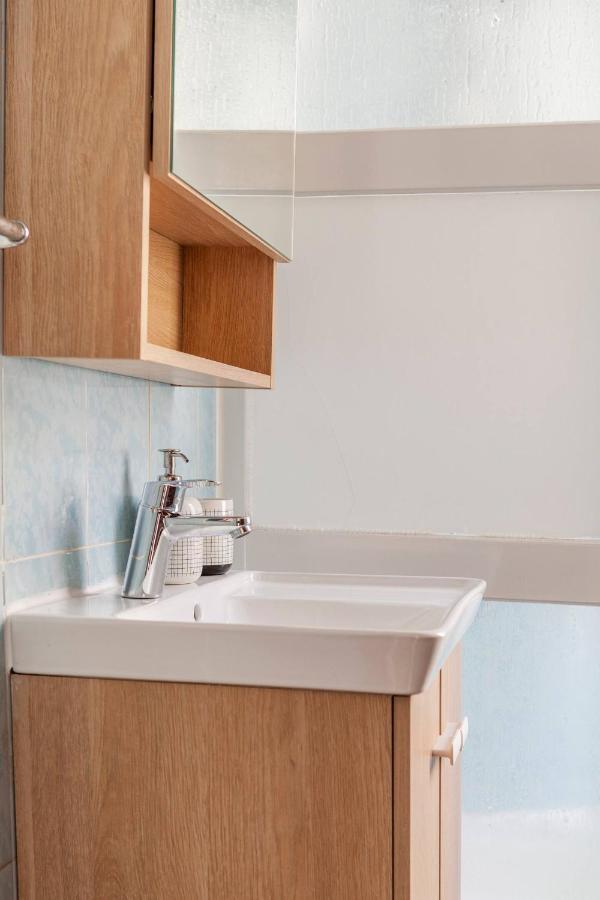 2 Bedroom Apartment For 4 People With Free Public Parking Лиссабон Экстерьер фото